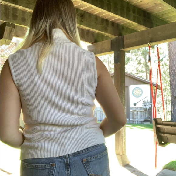 Sleeveless turtleneck - Picture 4 of 6